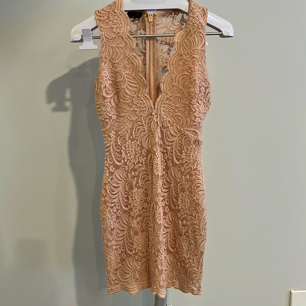 Bebe dress